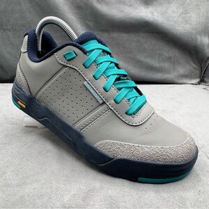 Bontrager Flatline Women’s Size 7.5 MTB Shoes Gravel Teal Vibram Sole